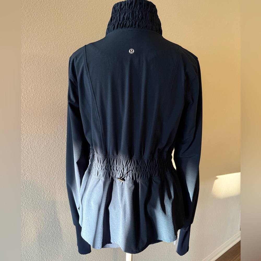 Lululemon Jacket - Picture 8 of 9